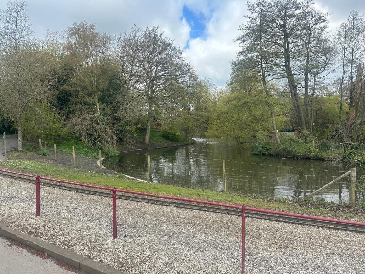 Apartmán Commuters Getaway Chesterfield Exteriér fotografie